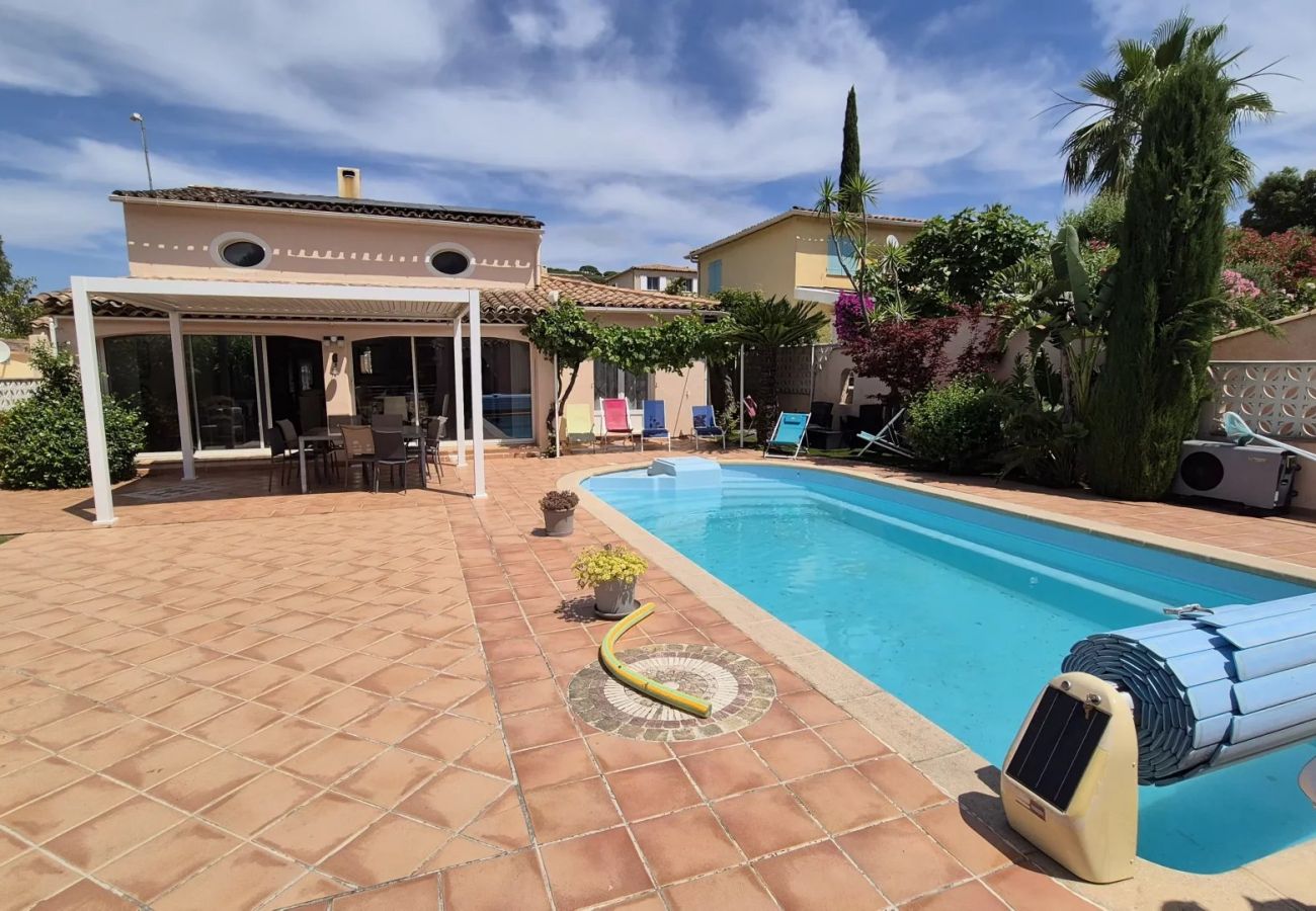 Villa à Sainte-Maxime - VILLA PARK PROCHE COMMERCE