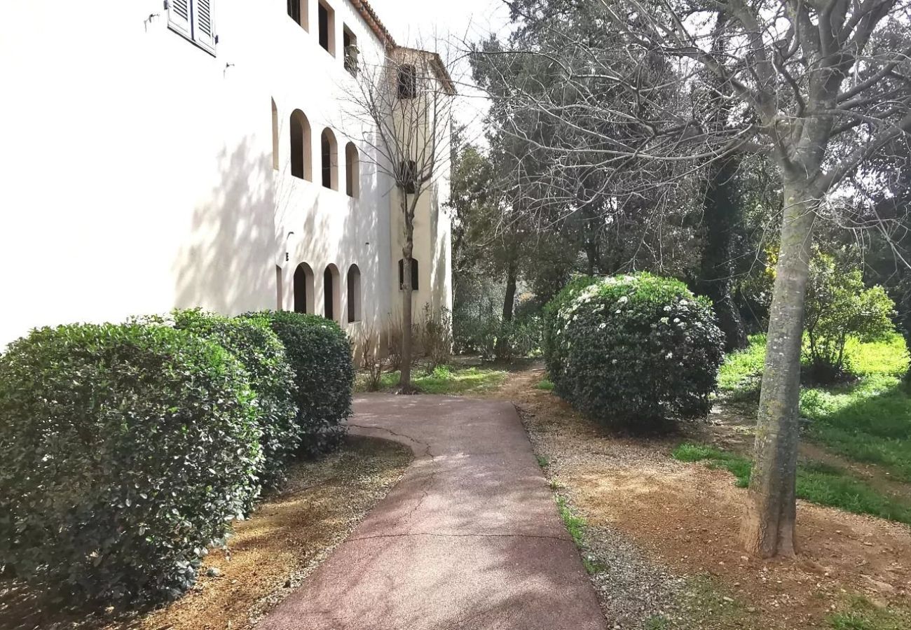 Appartement à Le Plan-de-la-Tour - LE JARDIN