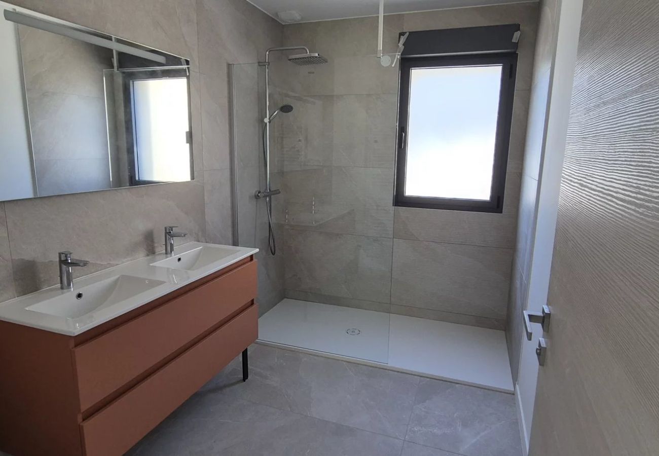 Maison à Le Plan-de-la-Tour - VILLA NEUVE LES PRES