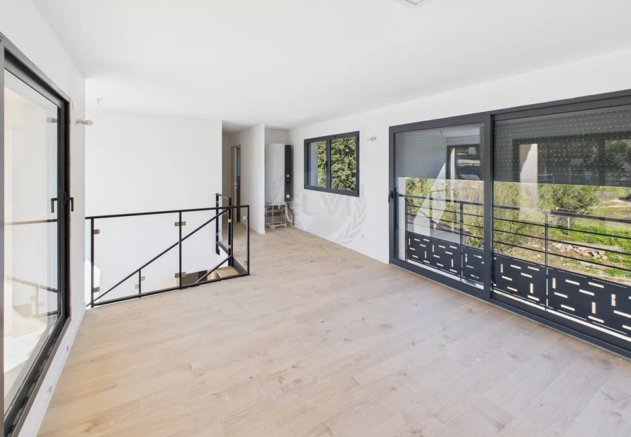Maison à Le Plan-de-la-Tour - VILLA NEUVE LES PRES