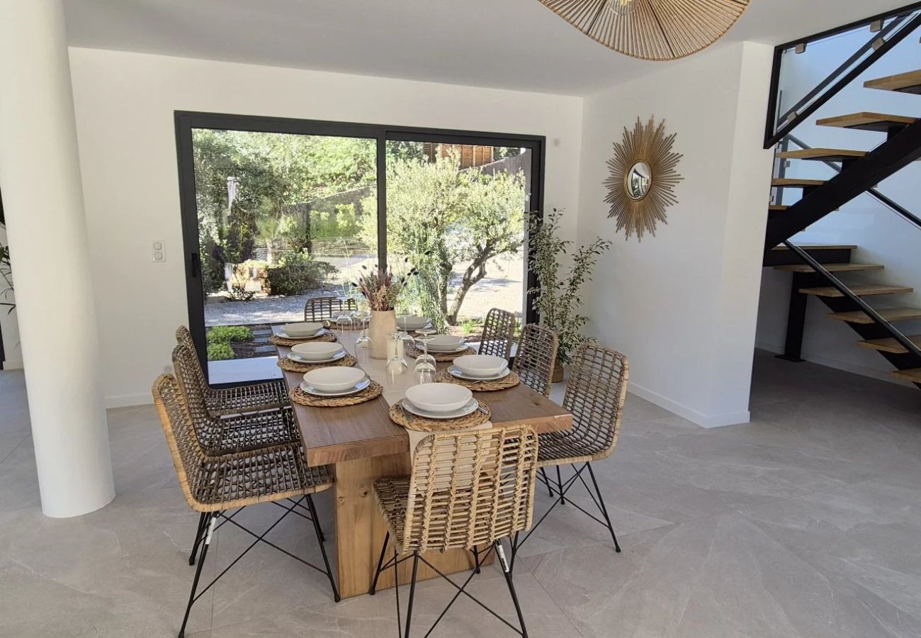 Maison à Le Plan-de-la-Tour - VILLA NEUVE LES PRES