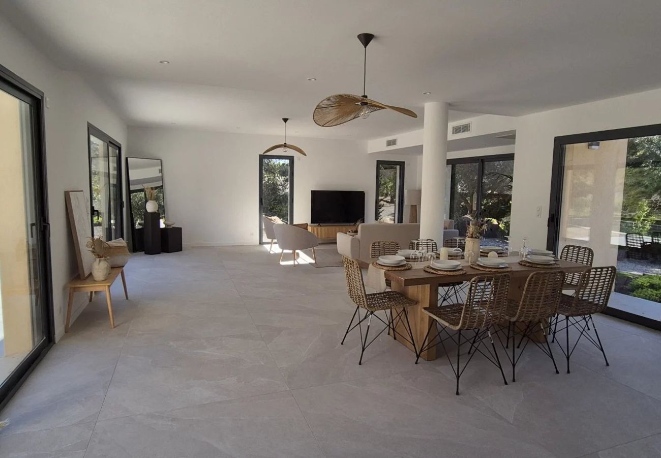 Maison à Le Plan-de-la-Tour - VILLA NEUVE LES PRES