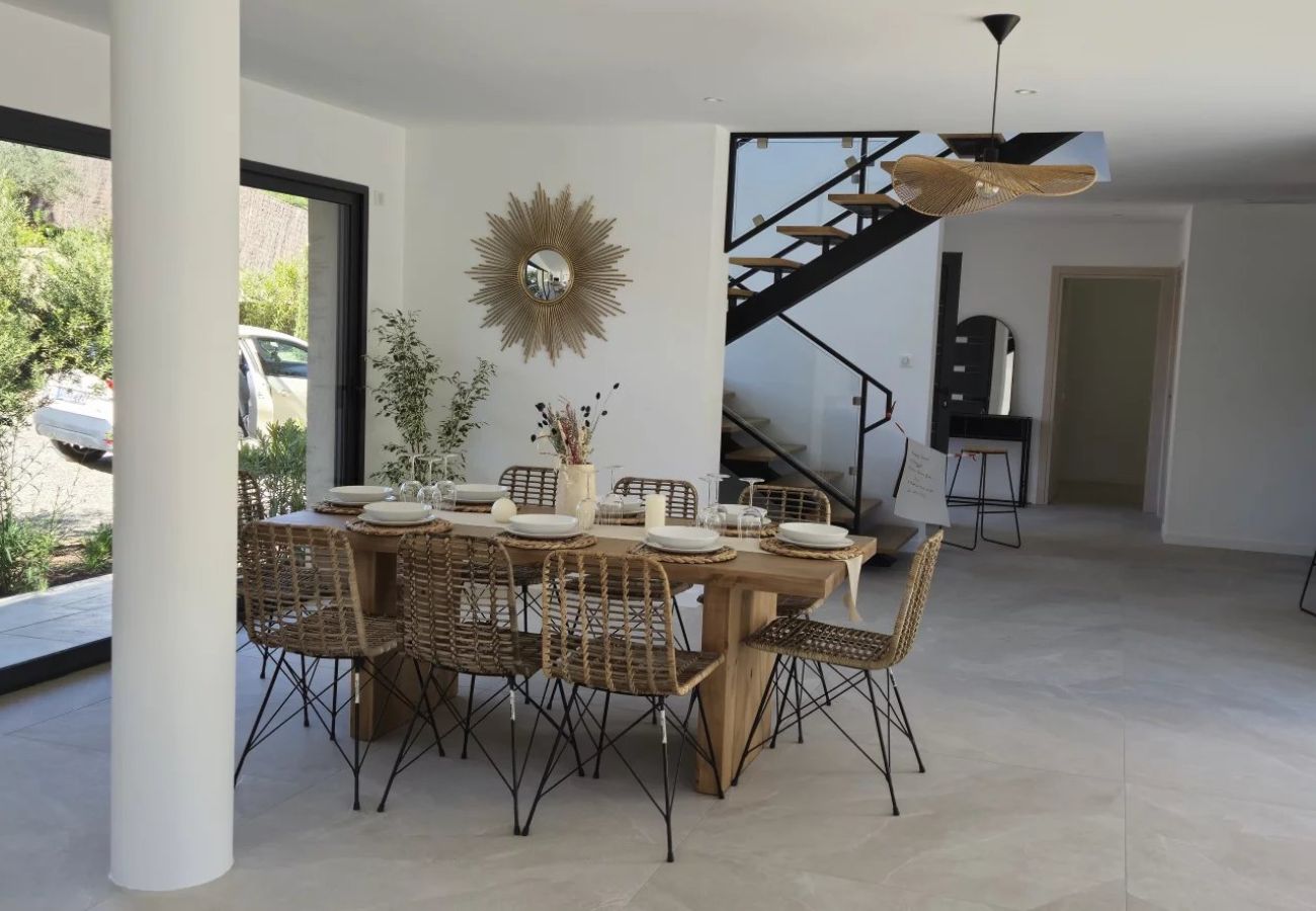 Maison à Le Plan-de-la-Tour - VILLA NEUVE LES PRES