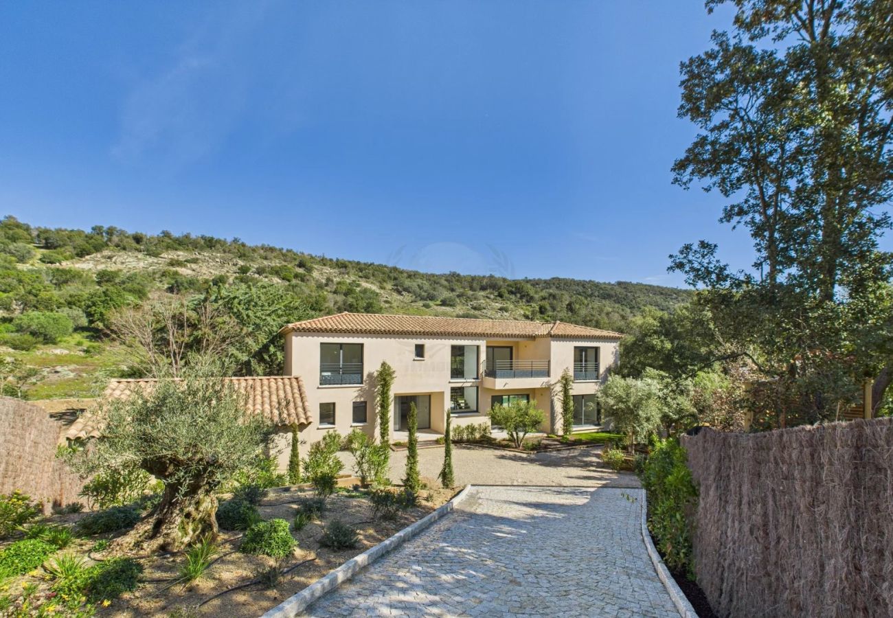 Maison à Le Plan-de-la-Tour - VILLA NEUVE LES PRES